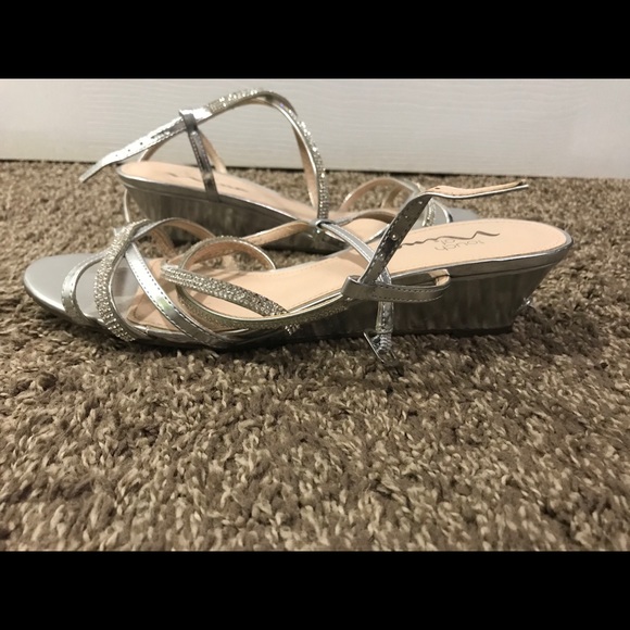 Dress shoes - Picture 2 of 3